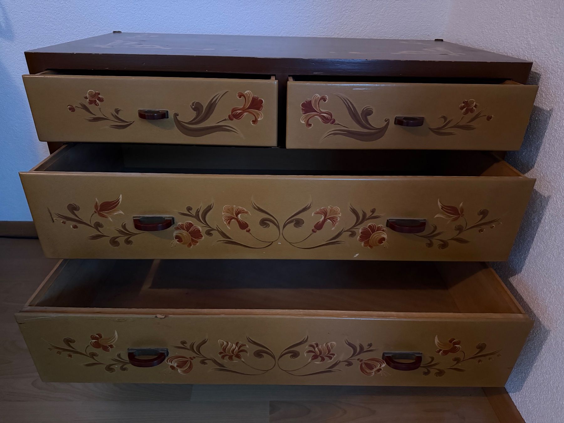 Cassettiere: Kommode Holz Bauernmalerei – Usato da Maschwanden venduto da Brindabella 2