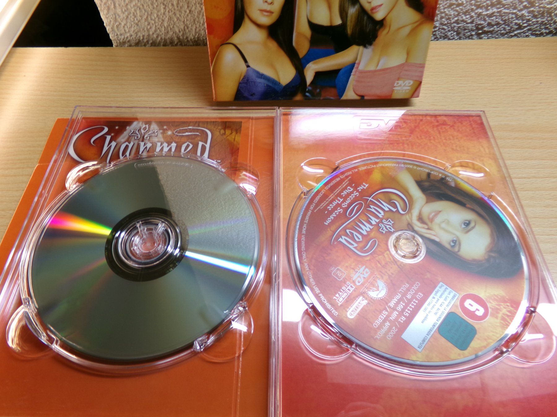 Tutti i DVDs: Charmed Staffel 2.1 – Usato da Hombrechtikon venduto da Maloev17 4