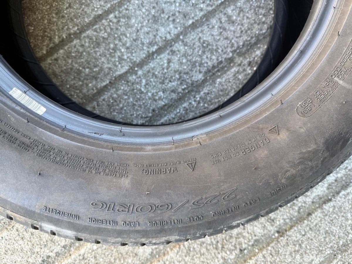 Pneumatici & Ruote complete: 4 Pneu – Usato da Landquart venduto da Toyota5 3