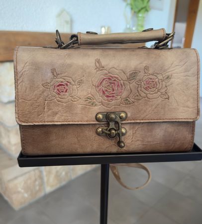 Sac vintage CARO en cuir beige avec motif floral