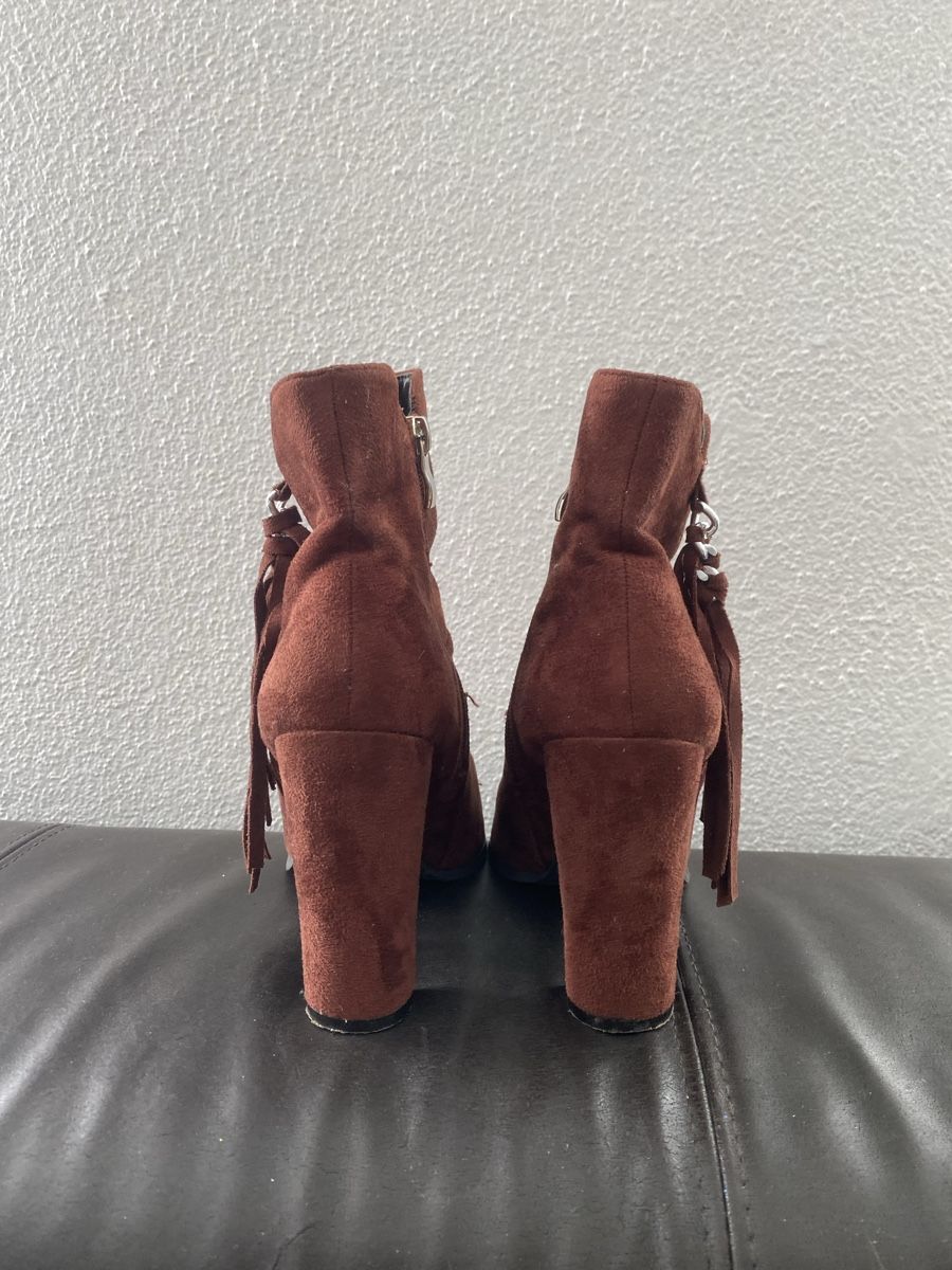 Scarpe da donna: Stiefeletten 38 braun mit Fransen – Usato da Wängi venduto da JALE04 2