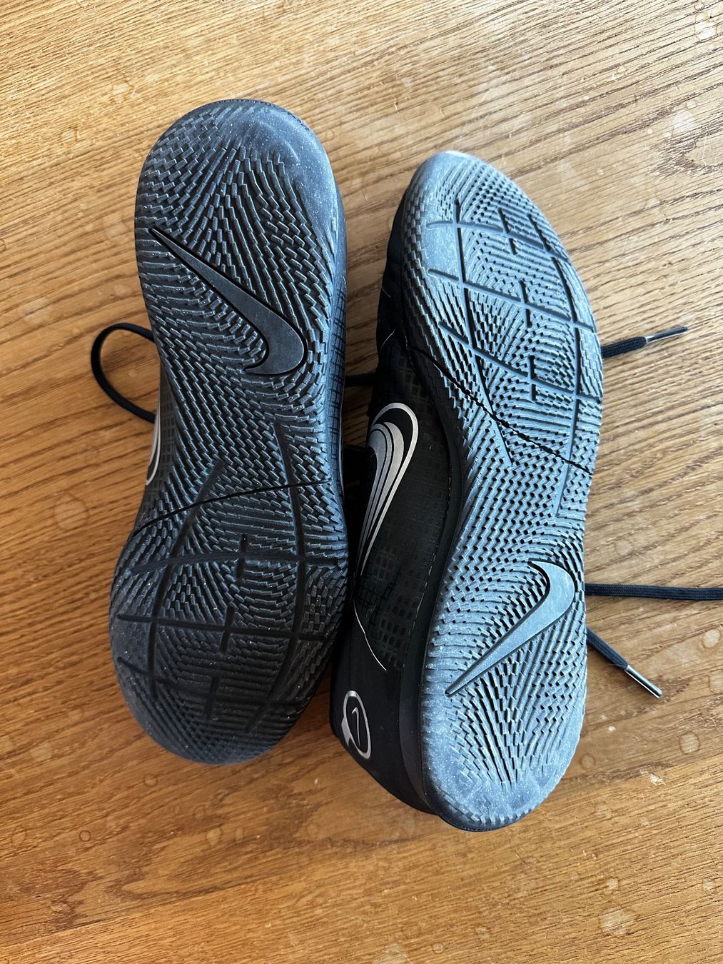 Nike Herrenschuhe: Fussballschuhe Nike Grösse 43 – Gebraucht aus Niederbüren von Hudi_1974 2