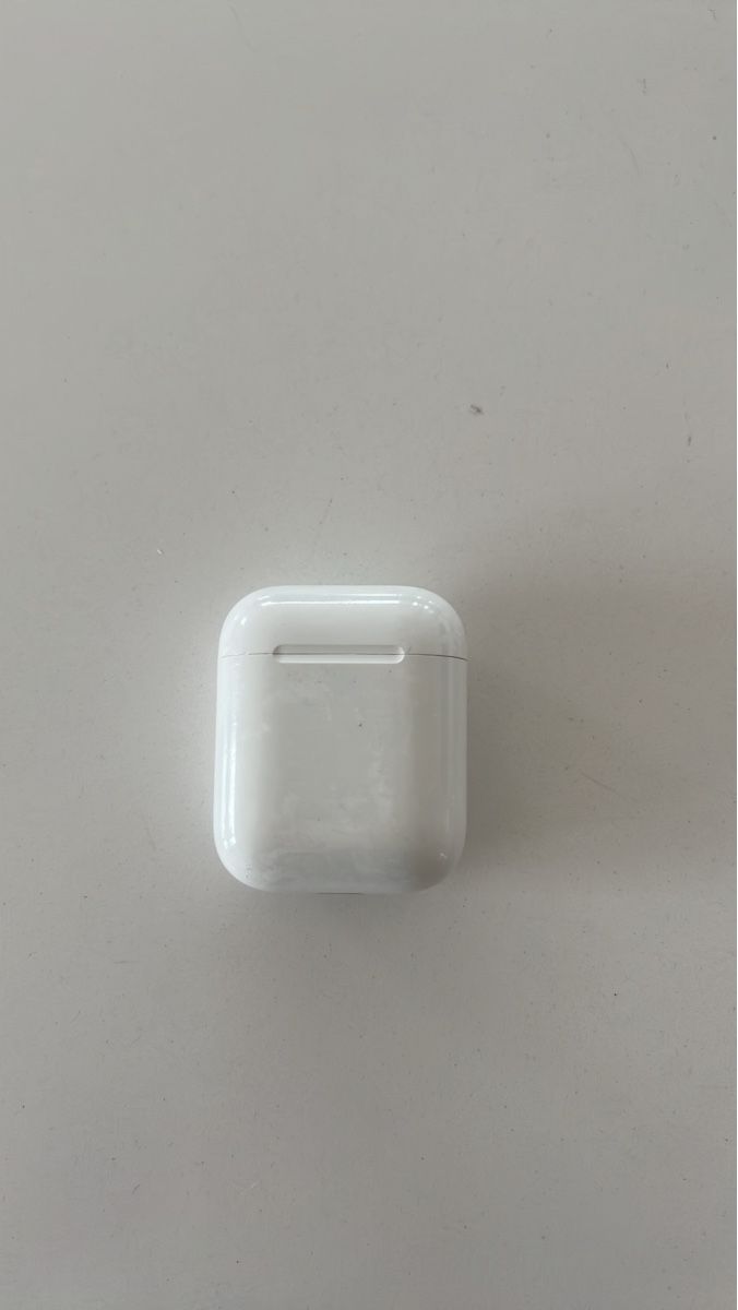 Apple Cuffie: Original Apple AirPods – Usato da Zollikon venduto da olivia_0304