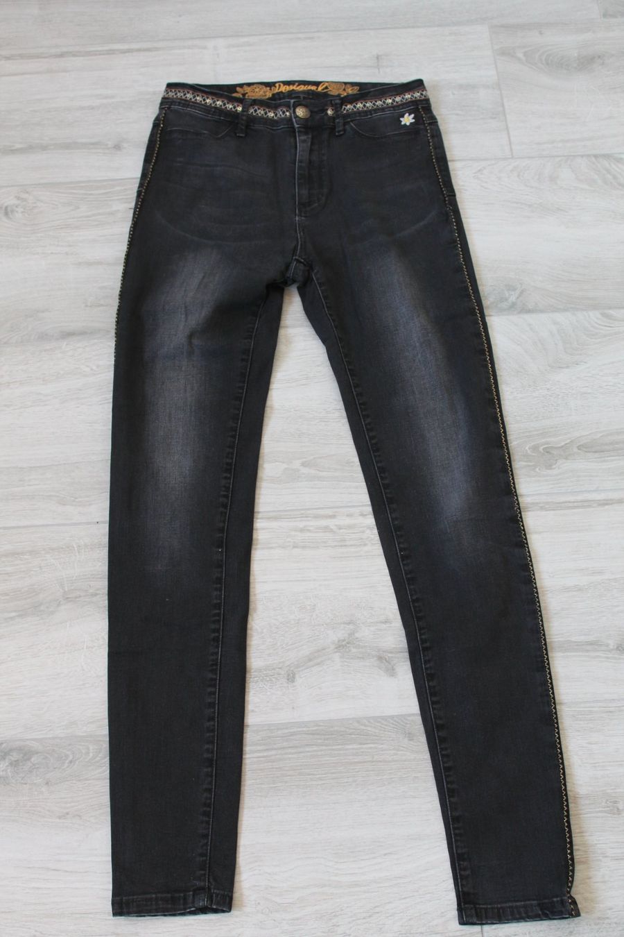 Desigual Jeans: DESIGUAL Jeans taille S – Gebraucht aus Chez-le-Bart von jasse