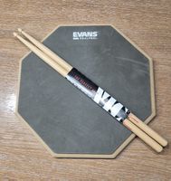 Drumpad Evans mit Drumsticks (neuwertig)
