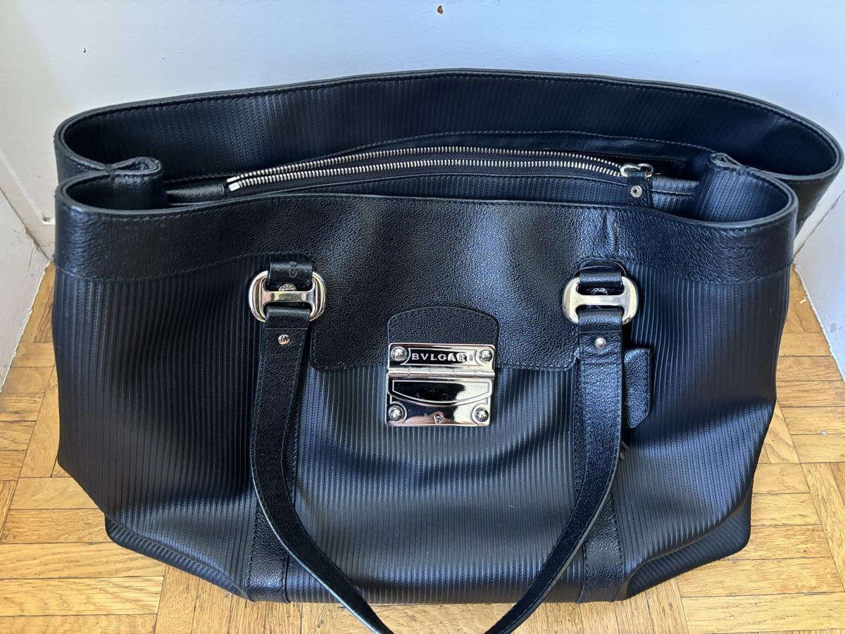 Bulgari Taschen für Damen: Sac caba Bulgari cuir noir original – Gebraucht aus Ostermundigen von Delphine74 1