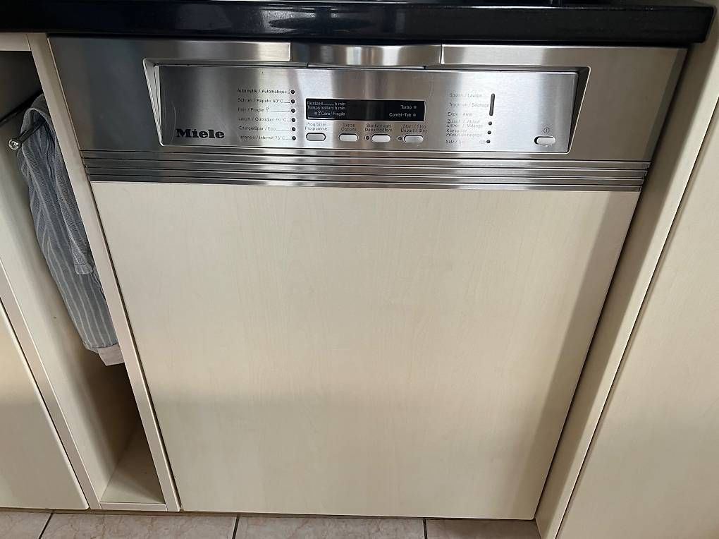 Cucine complete: Cuisine complète avec îlot, granit et appareils Miele – Usato da Portalban venduto da manu1784 3