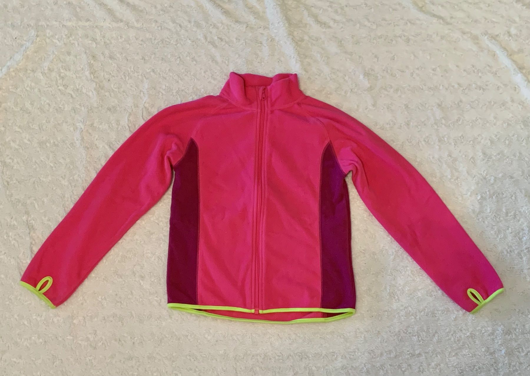 H&M Lotti & Set di vestiti: Paket Gr. 122/128 mit Fleecepullis, Trainerhose & Leibchen – Usato da Emmenbrücke venduto da little.treasures 2