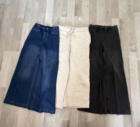Lot de 3 pantalons pour fille bleu beige noir état usagé