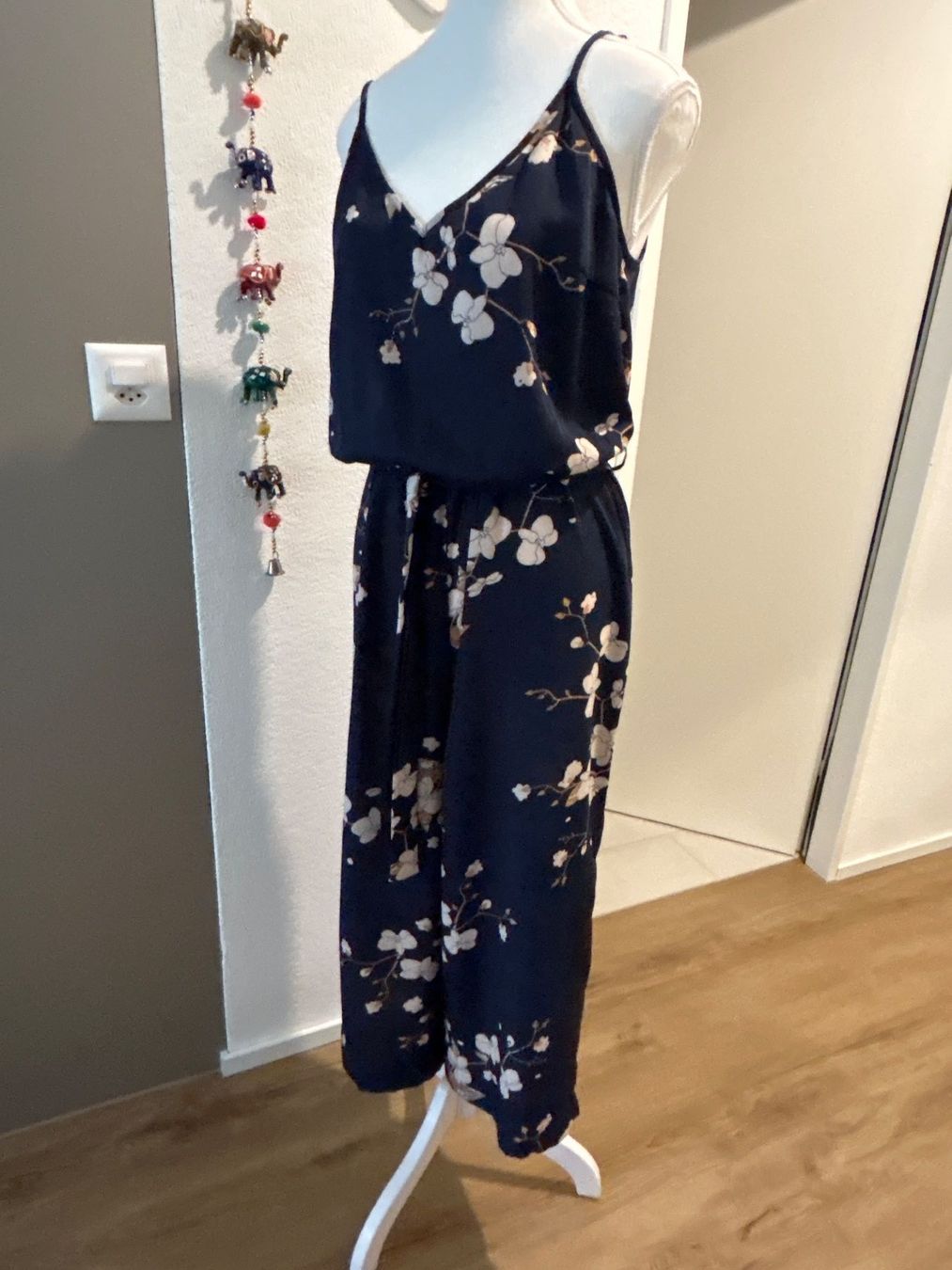 Tute: Jumpsuit dunkelblau mit Muster von Vero Moda Gr. M – Usato da Brunnen venduto da Nala2929 4