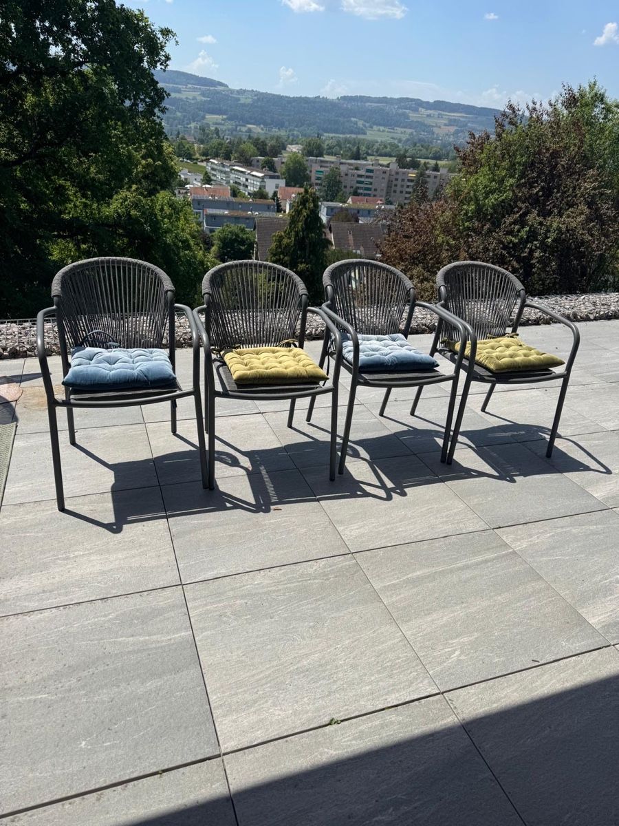 Pfister Sedie: 4er Set Gartenstühle mit Polster – Usato da Uster venduto da gandscooper