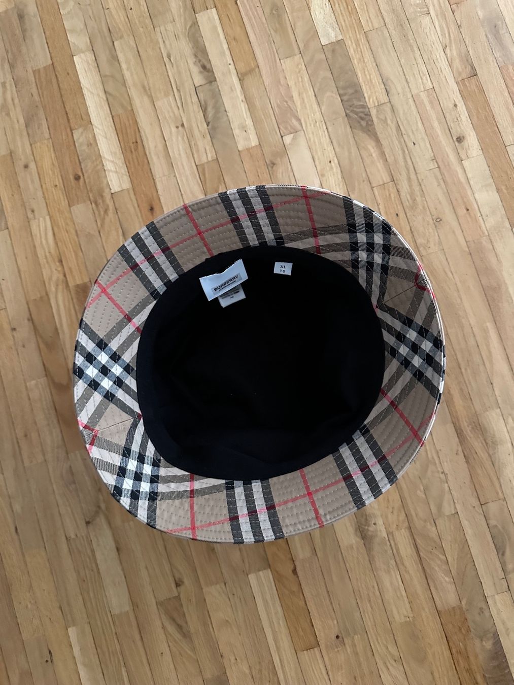 Burberry Copricapi, berretti & cappellini: Burberry Fischerhut – Usato da Langenthal venduto da iamzeko 2