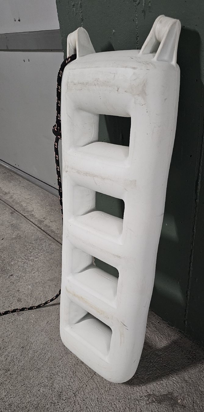 Flexa Scale: vends échelle de bateau  – Usato da Genève venduto da top_k9ml