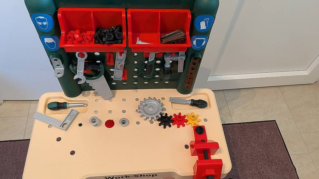 Spielzeuge: Kinder Werkbank Bosch – Gebraucht aus Kloten von Smintmint 1