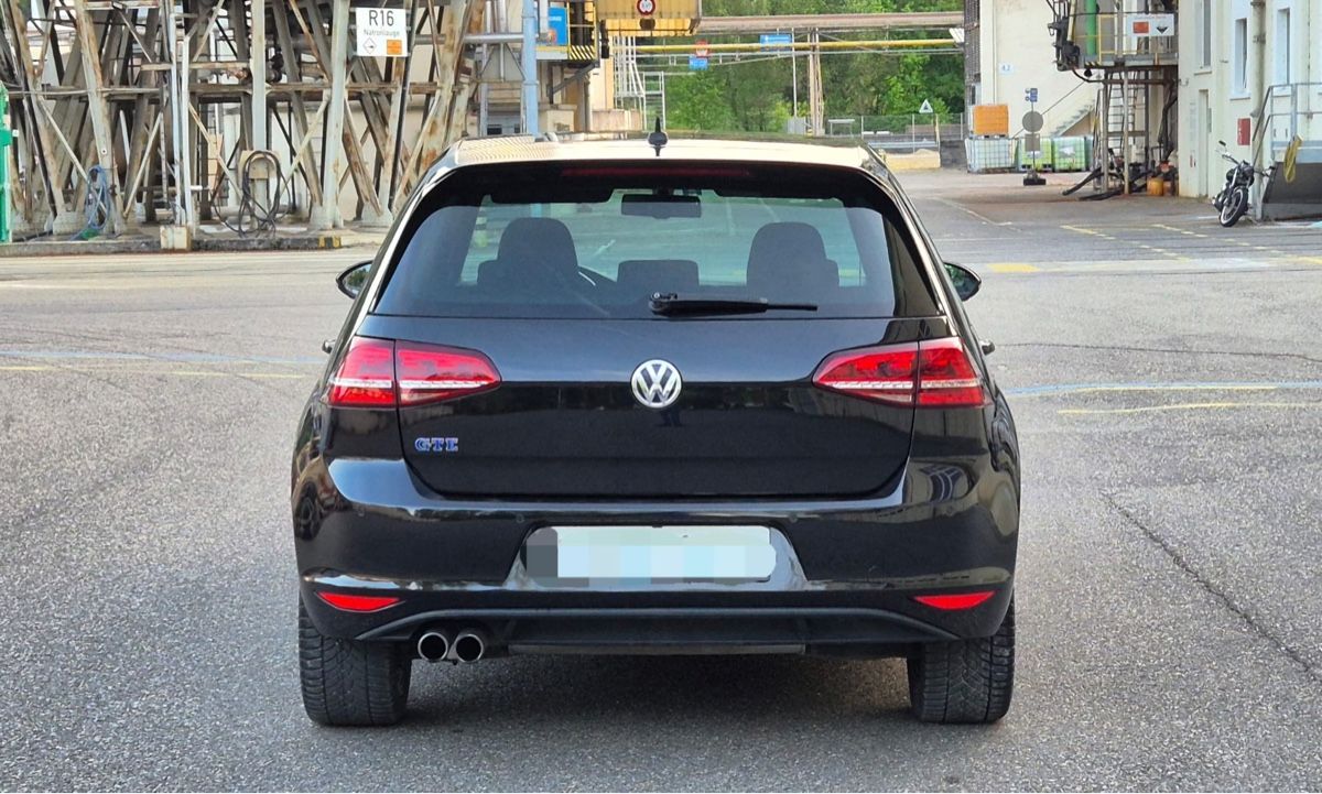VW Automobili: GOLF 7 GTE 1.4 – Usato da Bülach venduto da _milziv 5