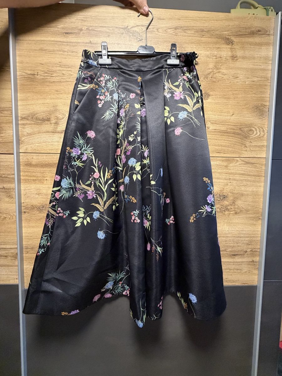 Gonne: Schwarzer Blumen Rock – Nuovo (secondo la descrizione) da Seedorf UR venduto da Lia_mia
