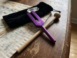 Violette Stimmgabel 4096 Hz Hochfrequenzenergie - Diapason