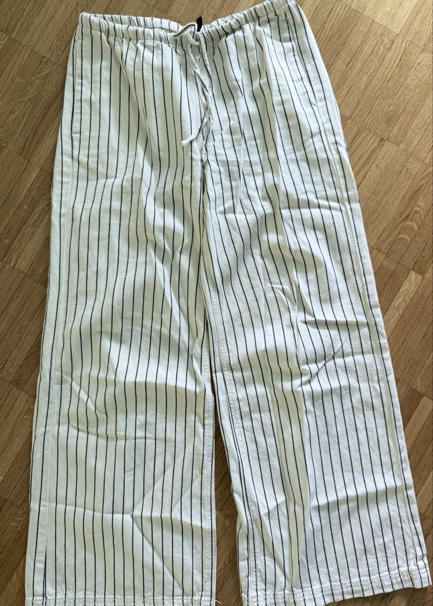 H&M Pantaloni: Pantalon été  – Usato da Monthey venduto da sen_6ckr