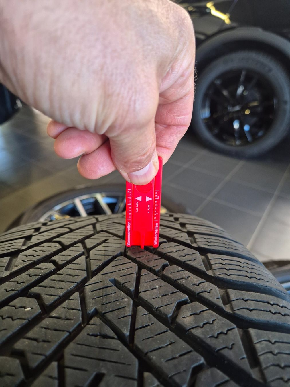 BMW Pneus & Kompletträder: Winterräder 18" BMW X1 – Gebraucht aus Winterthur von WEWi-Ersatzteile 4