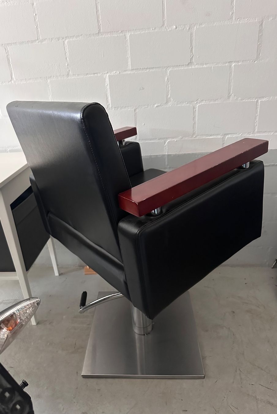 Sedie: Top Friseurstuhl, drehbar – Usato da Bürglen TG venduto da Sunny005