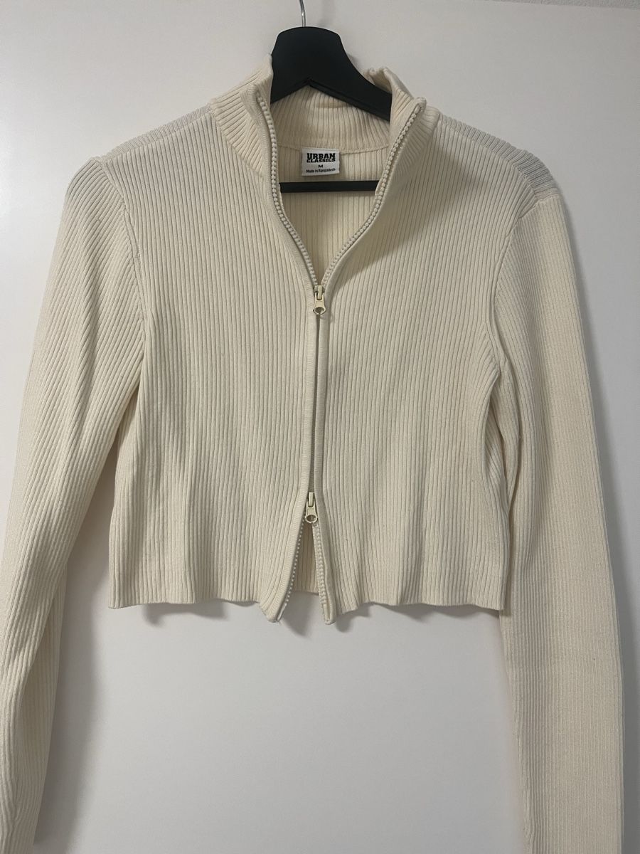 Urban Outfitters Jacken: Trendige Strickjacke mit Reissverschluss – Gebraucht aus Möhlin von eny_lsk7 1