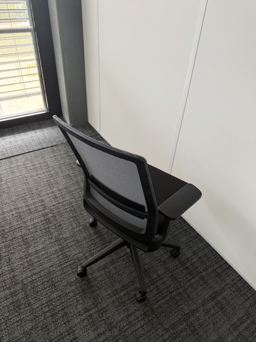 Chaises: Bürostuhl – D'occasion à Zürich par dznana94 1