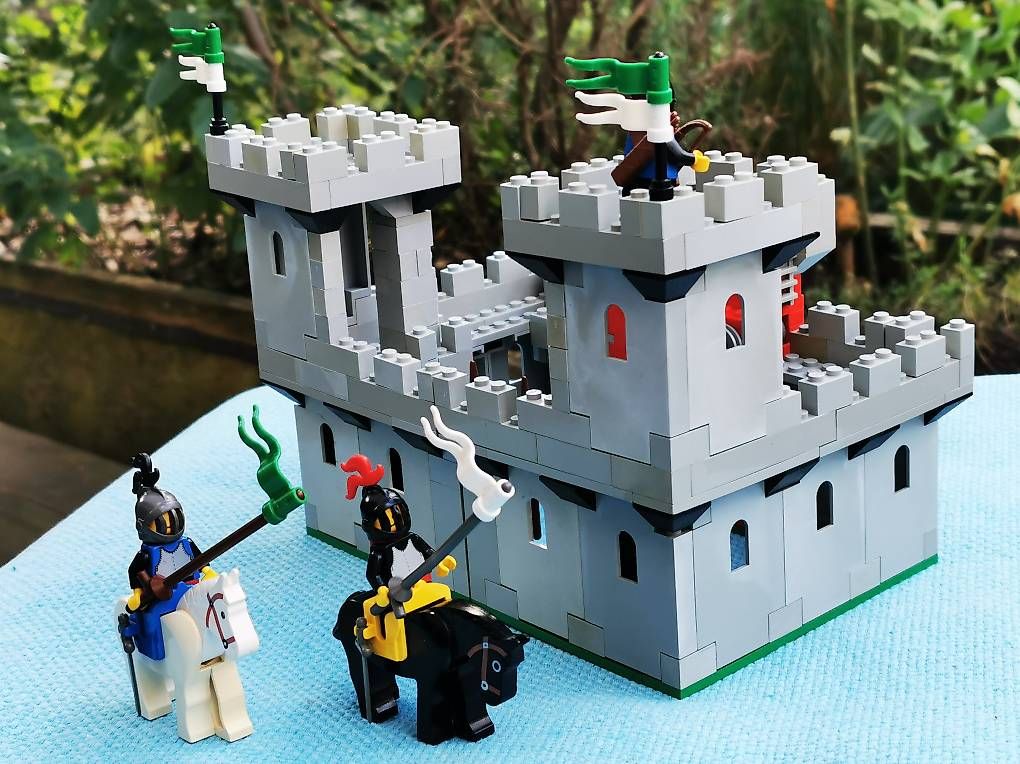 Legoland Baukästen: LEGO 6073 Knight's Castle – Gebraucht aus Ermatingen von Irem77 1