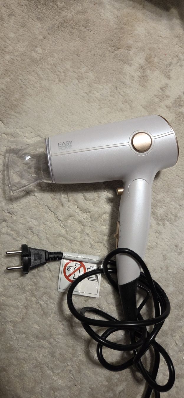 Föhn: EASY Haartrockner mit Diffusor guter Zustand – Gebraucht aus Chur von ali_j9q9