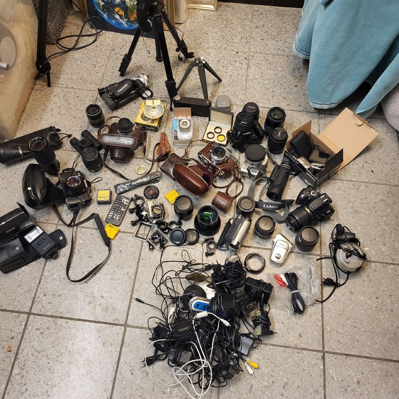 Fotocamera: 1 Lot Kameras – Usato da Kägiswil venduto da Megafi56