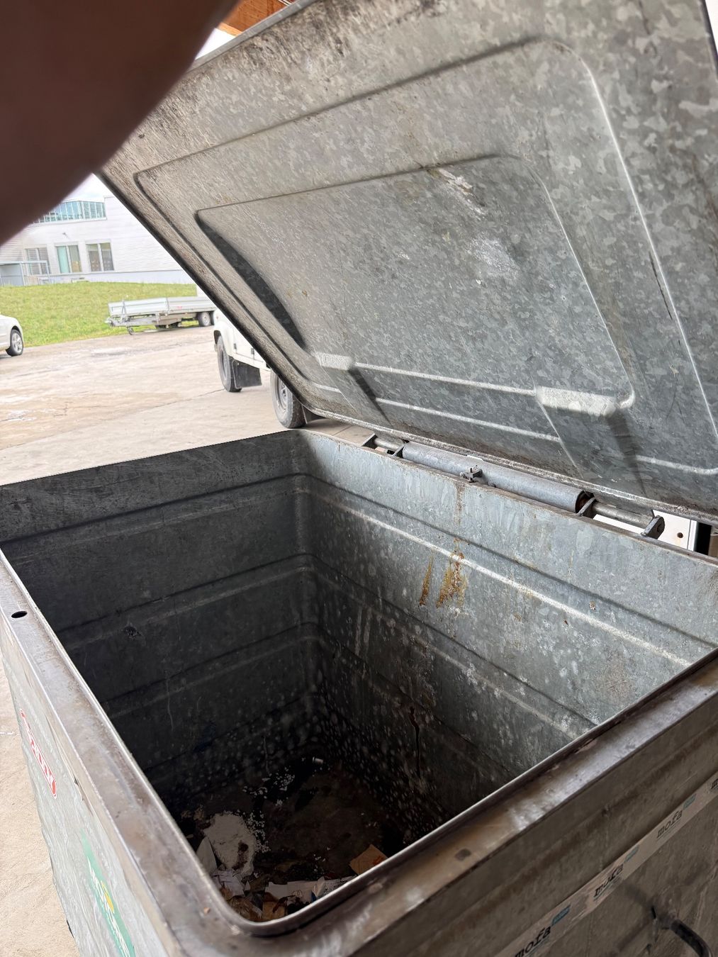 Sonstiges für Büro & Gewerbe: Abfall Container Universal – Gebraucht aus Hallau von mofaplus 3