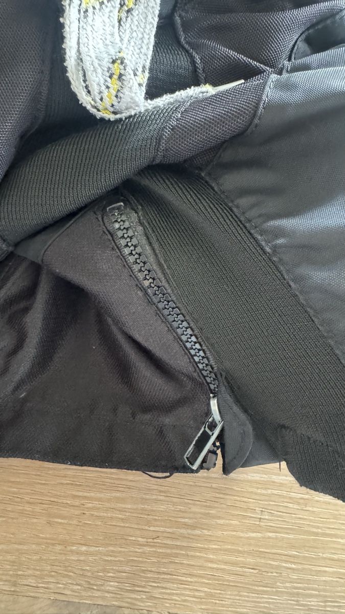 Ccm Hosen: gut gebrauchte CCM Eishockeyhosen – Gebraucht aus Moosseedorf von mswalker 1