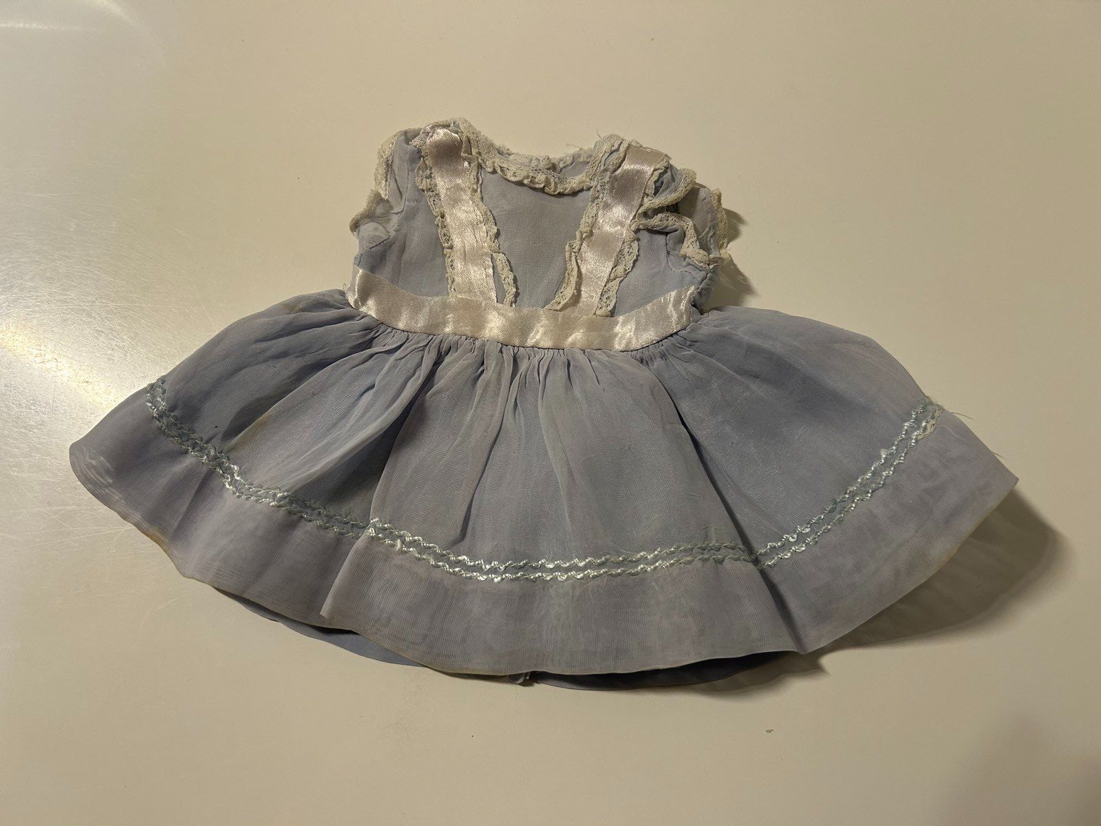 Bambole: Antike Schildkröt Puppe. Originalkleid inklusive. – Usato da Wil SG venduto da Nvik 3