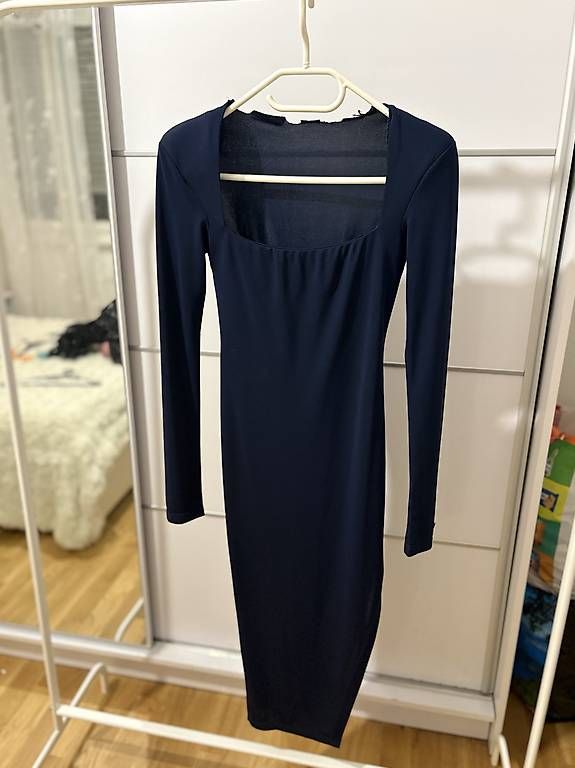 Kleider: Robe bleu élégante  – Gebraucht aus Lausanne von ahm_9l9k