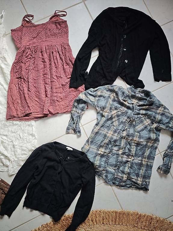 Lotti di vestiti: Kleiderpaket Damen Grösse S – Usato da Nuglar venduto da nao_fr9z 4