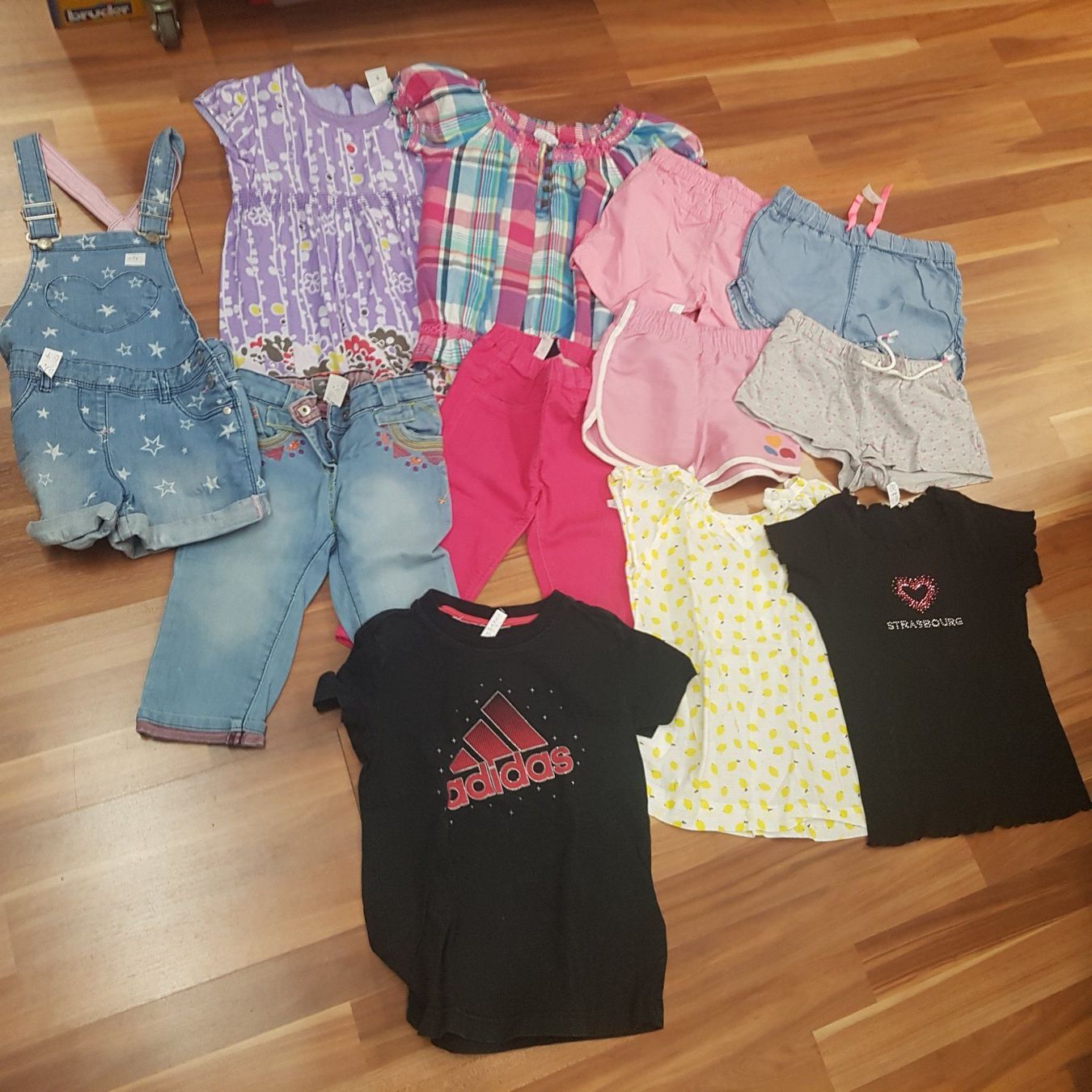 Lotti & Set di vestiti: Sommerkleider gr 116  B1 – Usato da Schwarzenburg venduto da Flamingo07