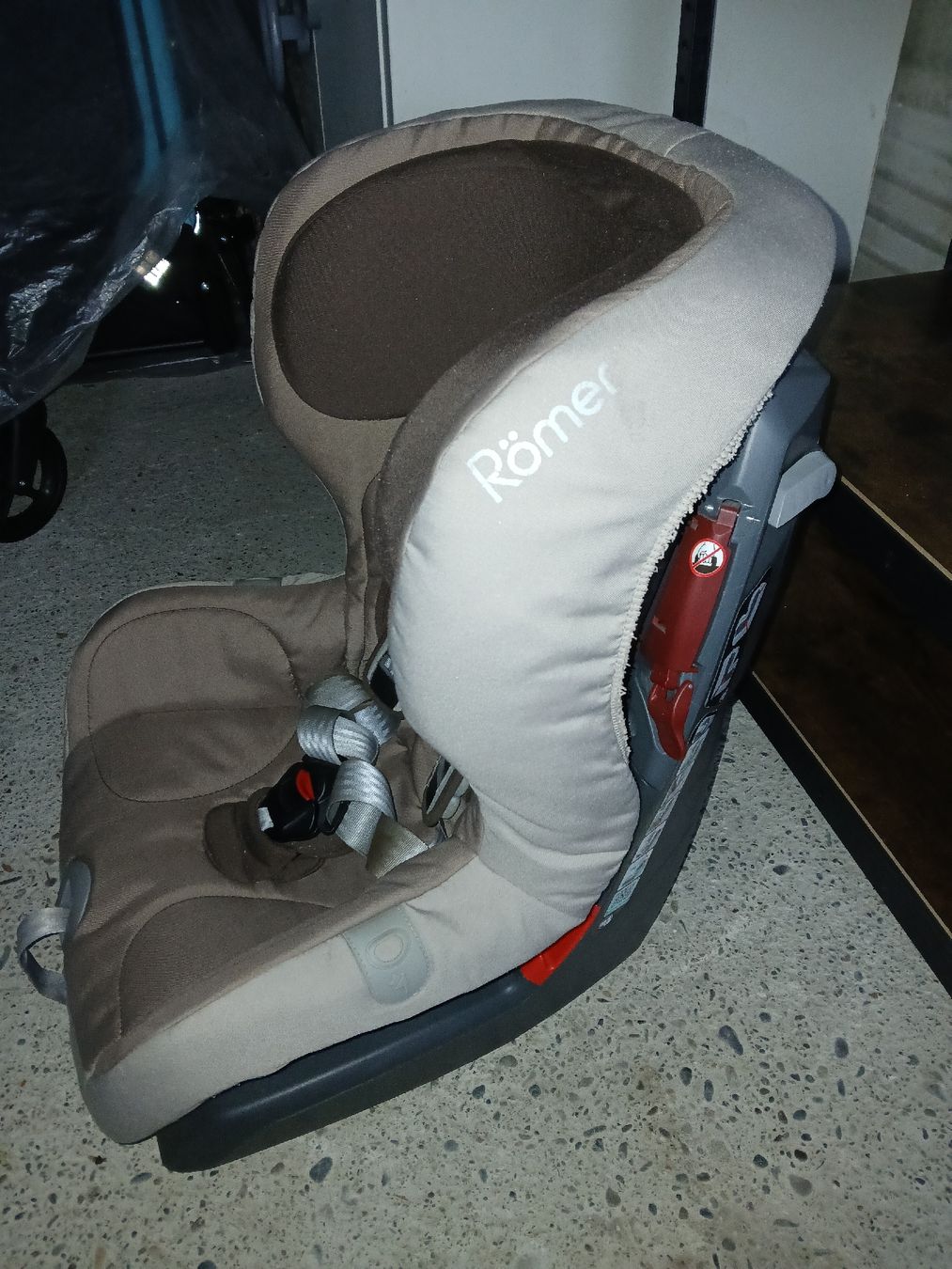 Britax Römer Seggiolini per auto: Robuster, langlebiger und sicherer Kindersitz in sehr gutem – Usato da Tägerig venduto da Gaet83 2