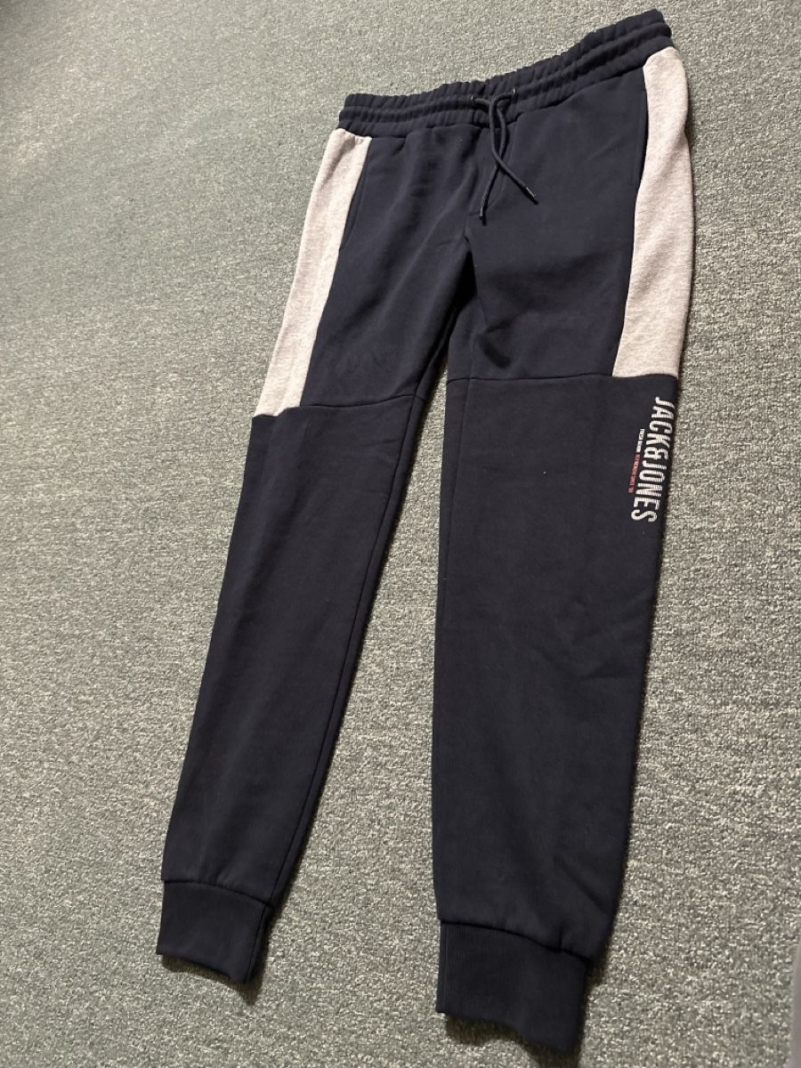 Jack & Jones Pantaloni: TrainerhoseJack & Jones  Grösse M dunkelblau – Nuovo (secondo la descrizione) da Baltschieder venduto da YmroBe