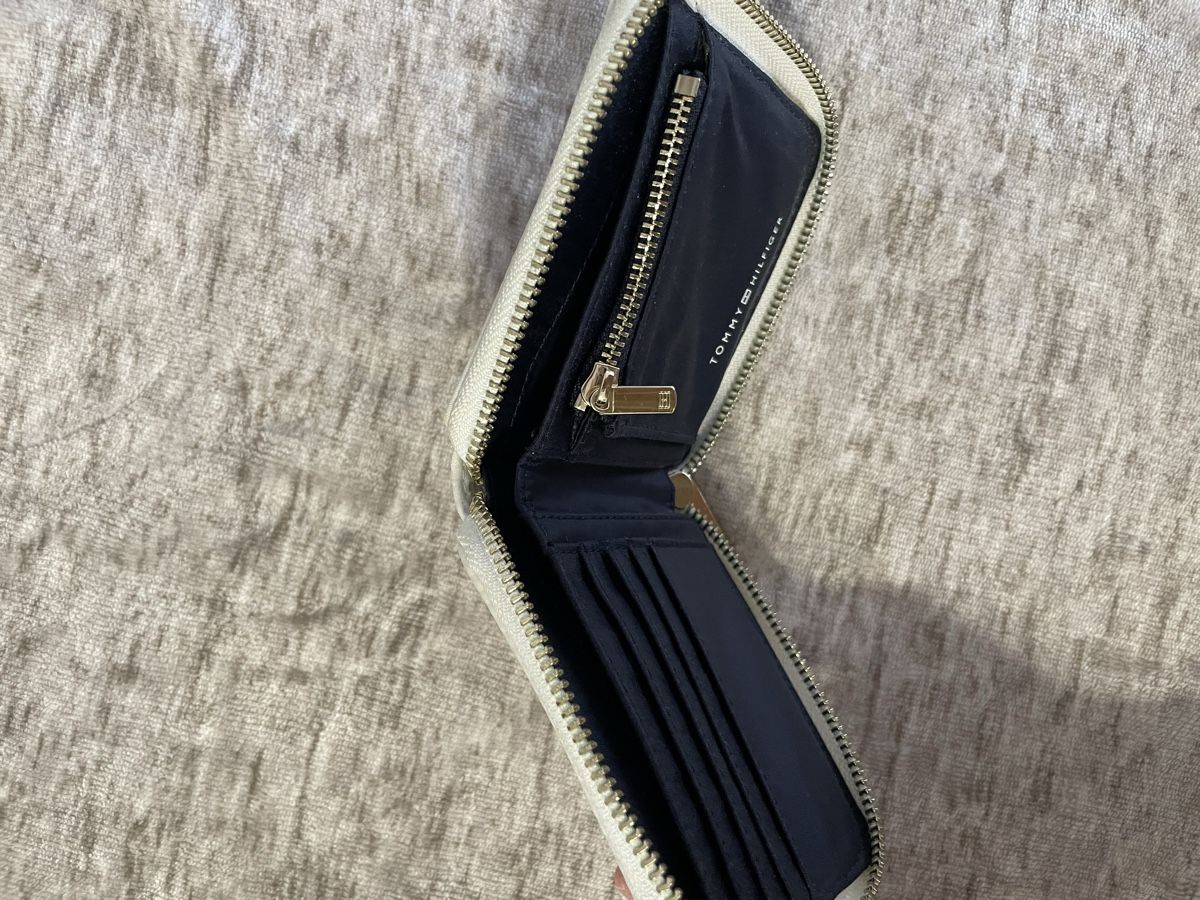 Tommy Hilfiger Portafogli: Tommy Hilfiger Portemonnaie – Usato da Rheineck venduto da cha_p9qy 3
