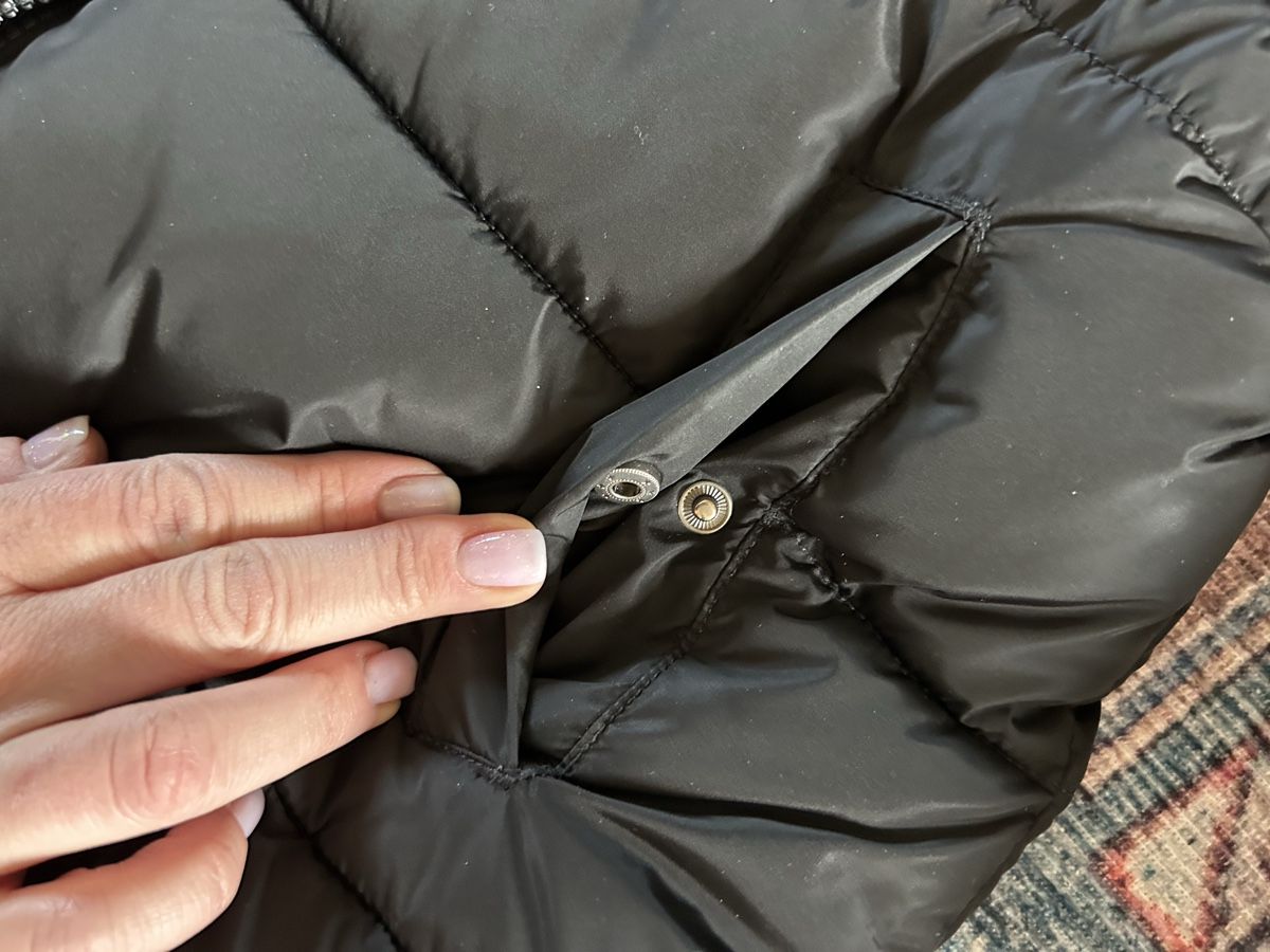 Tommy Hilfiger Giacche: Tommy Hilfiger black jacket with removable sleeves – Nuovo (secondo la descrizione) da Biel/Bienne venduto da zit_v5yc 4