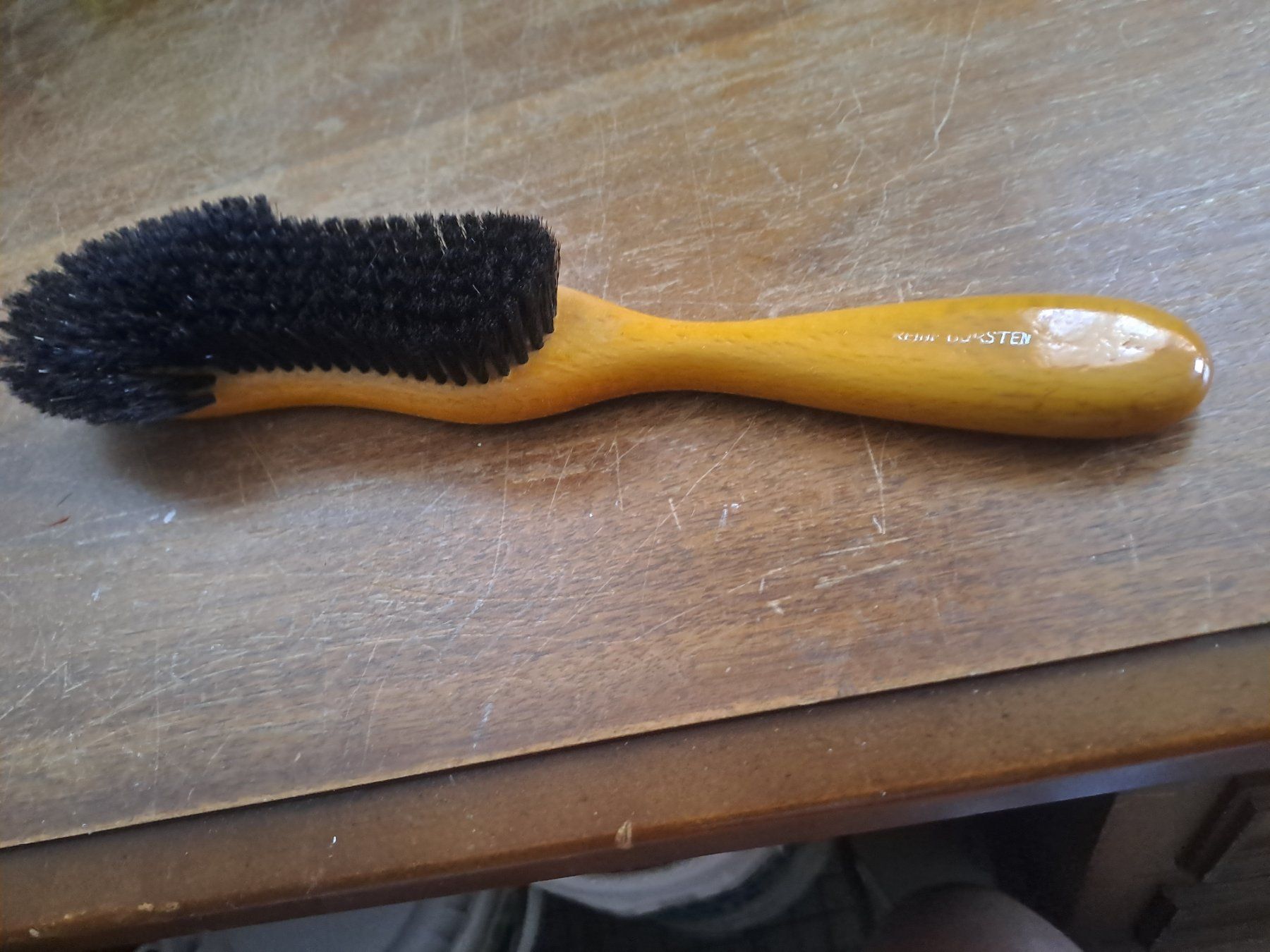 Altro per la cura dei capelli: Bürste mit Holzgriff guter Zustand – Usato da Zürich venduto da Schoebi19 1