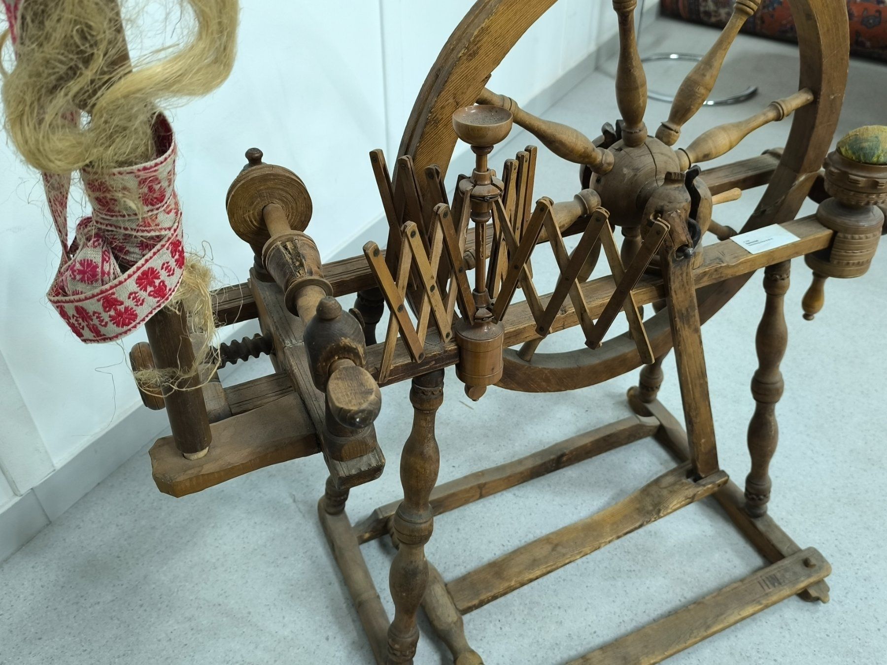 Ruote per filare: antikes Spinnrad – Usato da Rüti ZH venduto da Restwert_Rueti_ZH 3