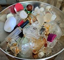  + 400grs de flacons de parfums miniatures vides!