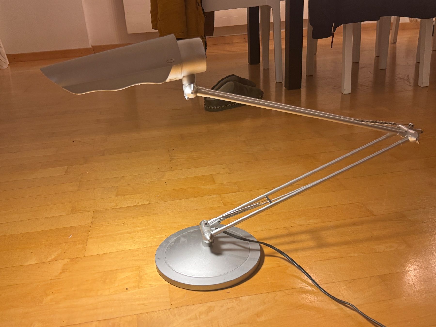 Lampade: Funktionale Schreibtischlampe, silber – Usato da Rain venduto da Rasala3 4