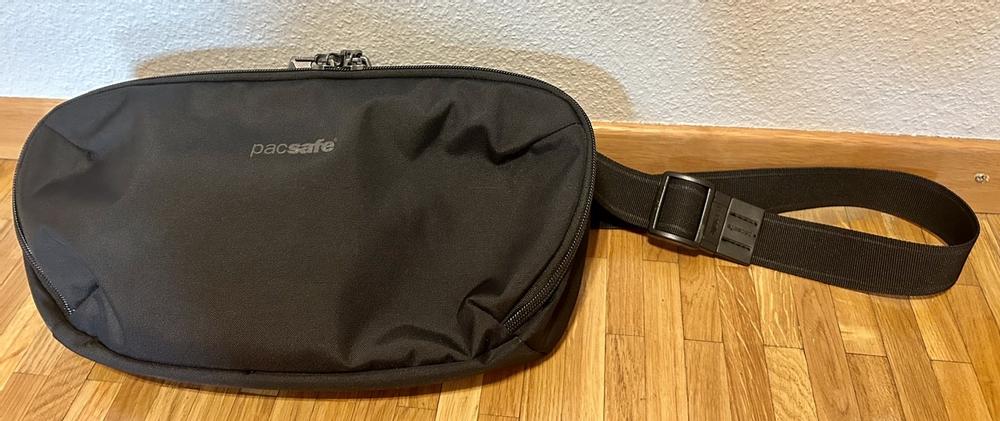 Pacsafe Metrosafe X Urban Sling