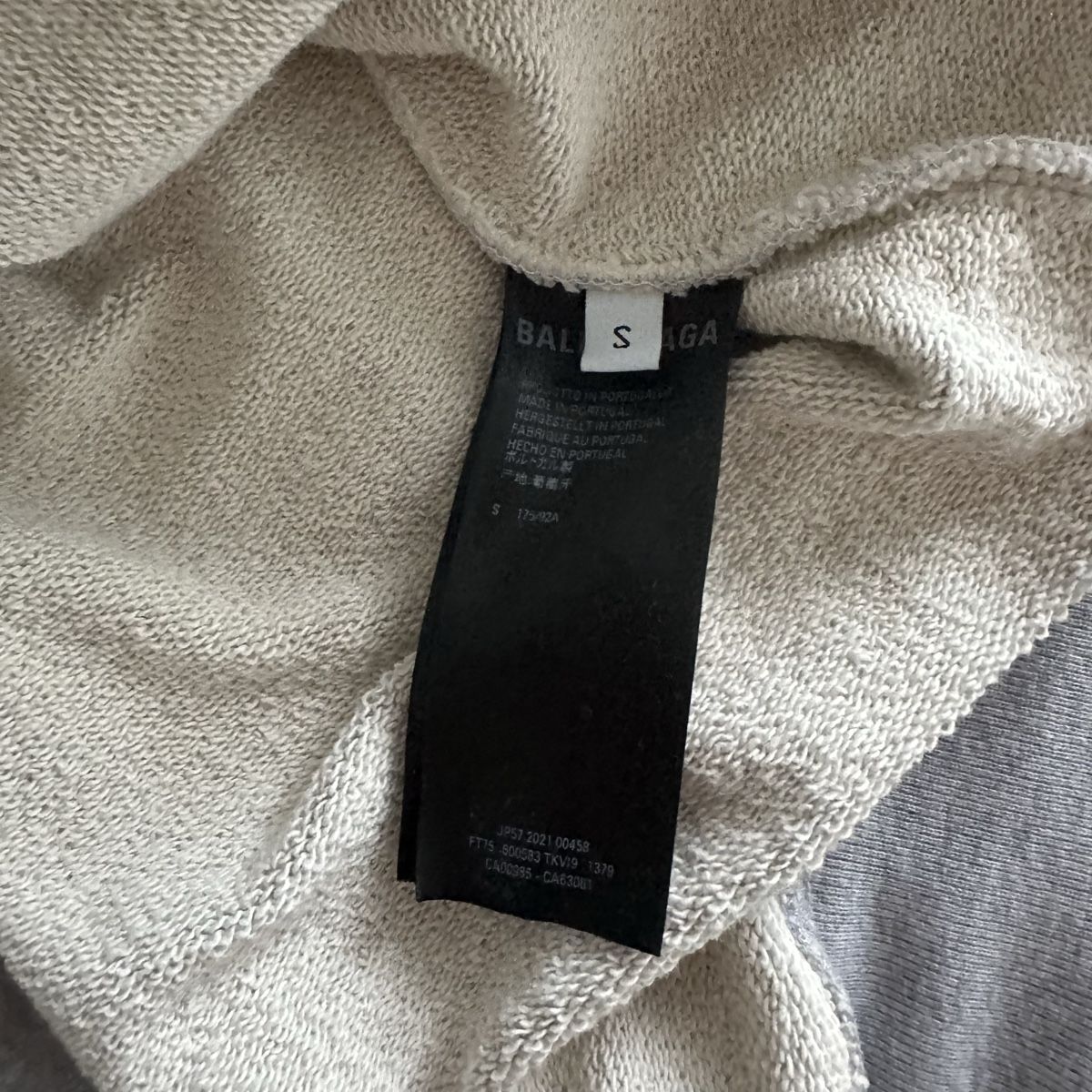 Balenciaga Maglioni & Felpe: Balenciaga Hoodie Grau – Nuovo (secondo la descrizione) da Zürich venduto da Nomase10. 6