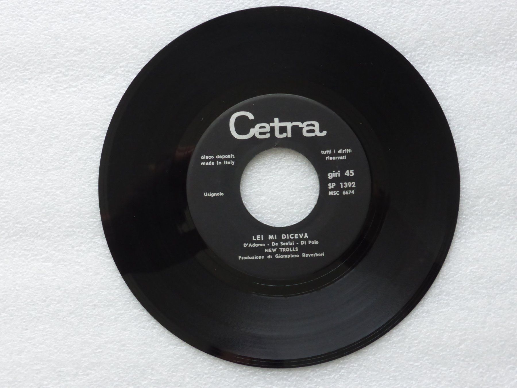 Dischi in vinile: Vinyl Single   NEW TROLLS – Usato da Küssnacht am Rigi venduto da Mondkinder 2