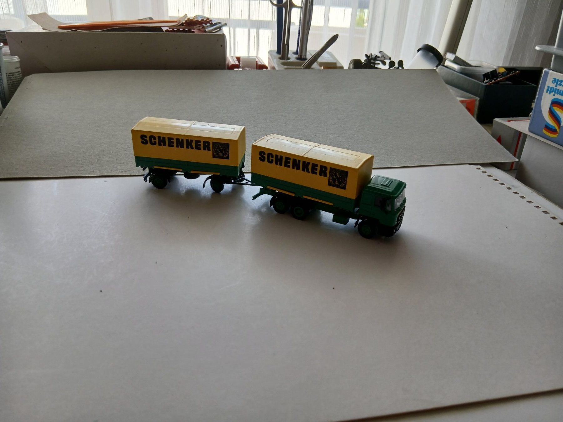 Volvo Modellini d'auto: herpa MAN Büssing 3-a 2-a WP HZ Fa. Schenker – Nuovo e nell'imballaggio originale da Salgesch venduto da andiroues