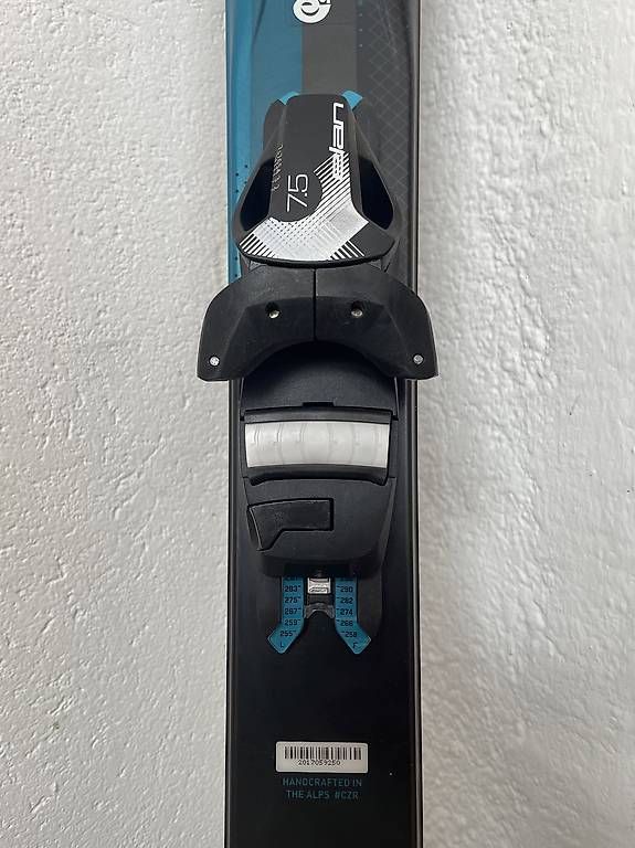 Elan Sci: Elan Black Magic 146 lightskiing mit Bindung – Nuovo (secondo la descrizione) da Zug venduto da Fyz. 1