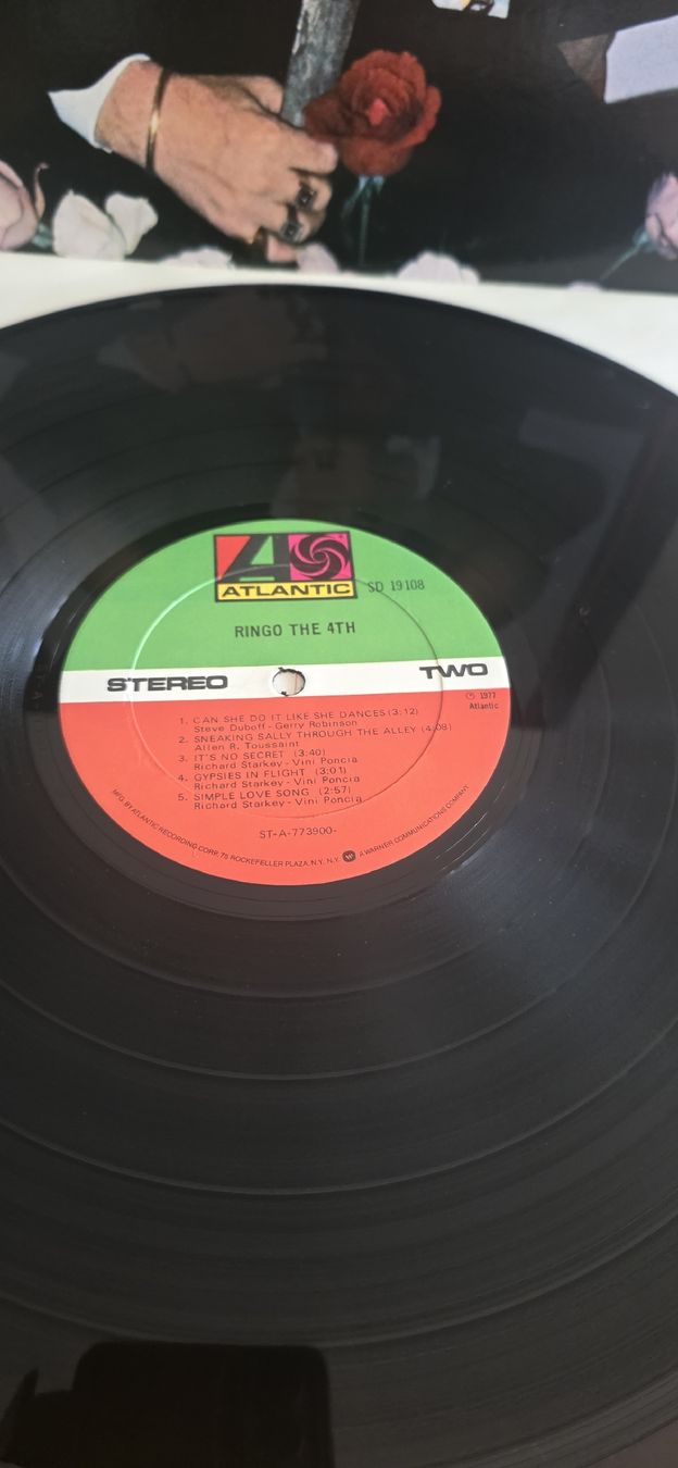 Dischi in vinile:  Ringo Starr Ringo the 4th 1977 Vg,Vg – Usato da Yvonand venduto da RF-VINYL 2