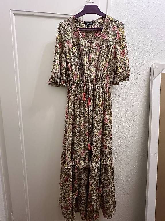 Robes: Robes bohème en soie – D'occasion à Châtelaine par ann_t652 1